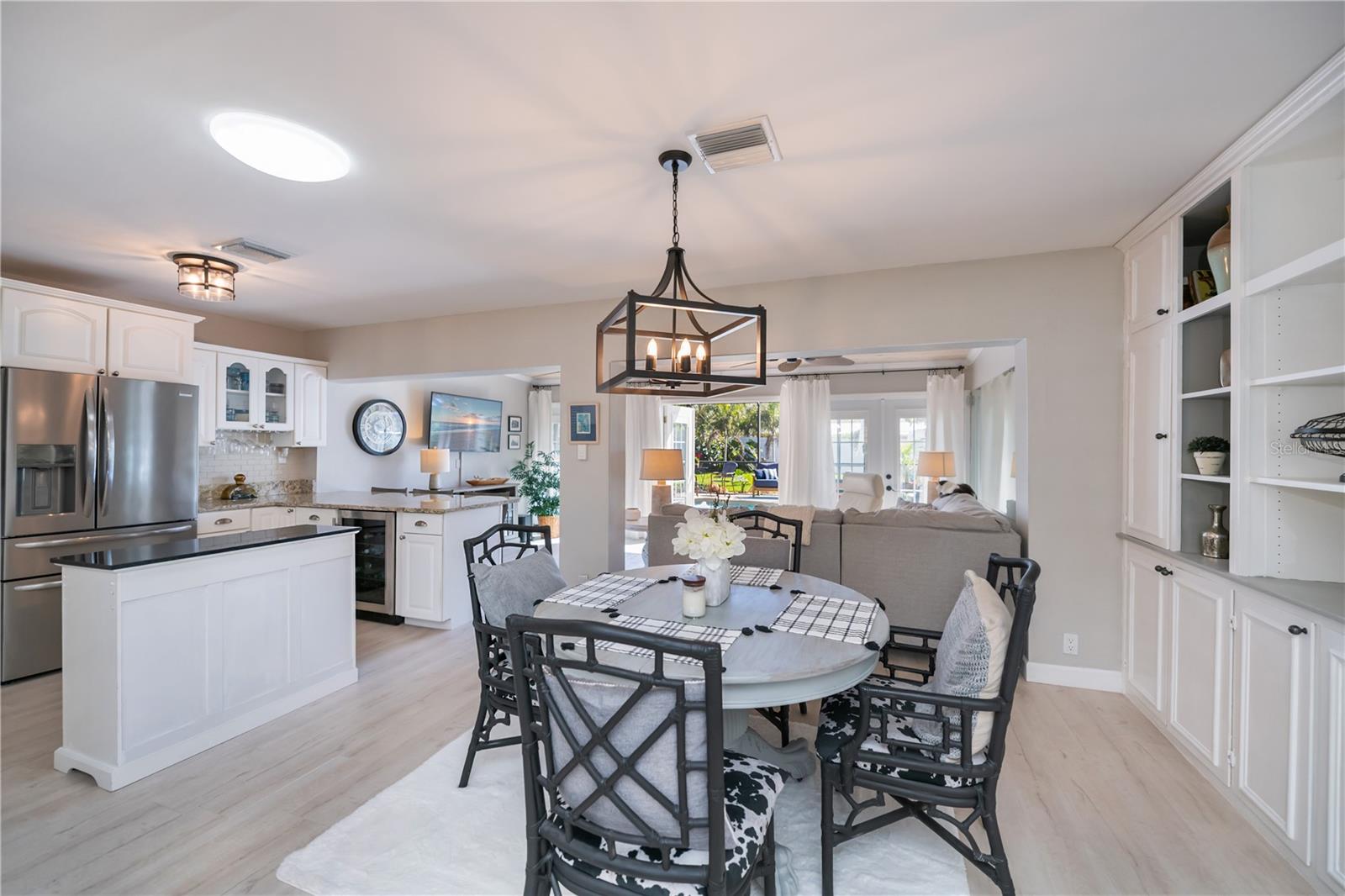 809 NOKOMIS AVE S, VENICE, FL, 34285