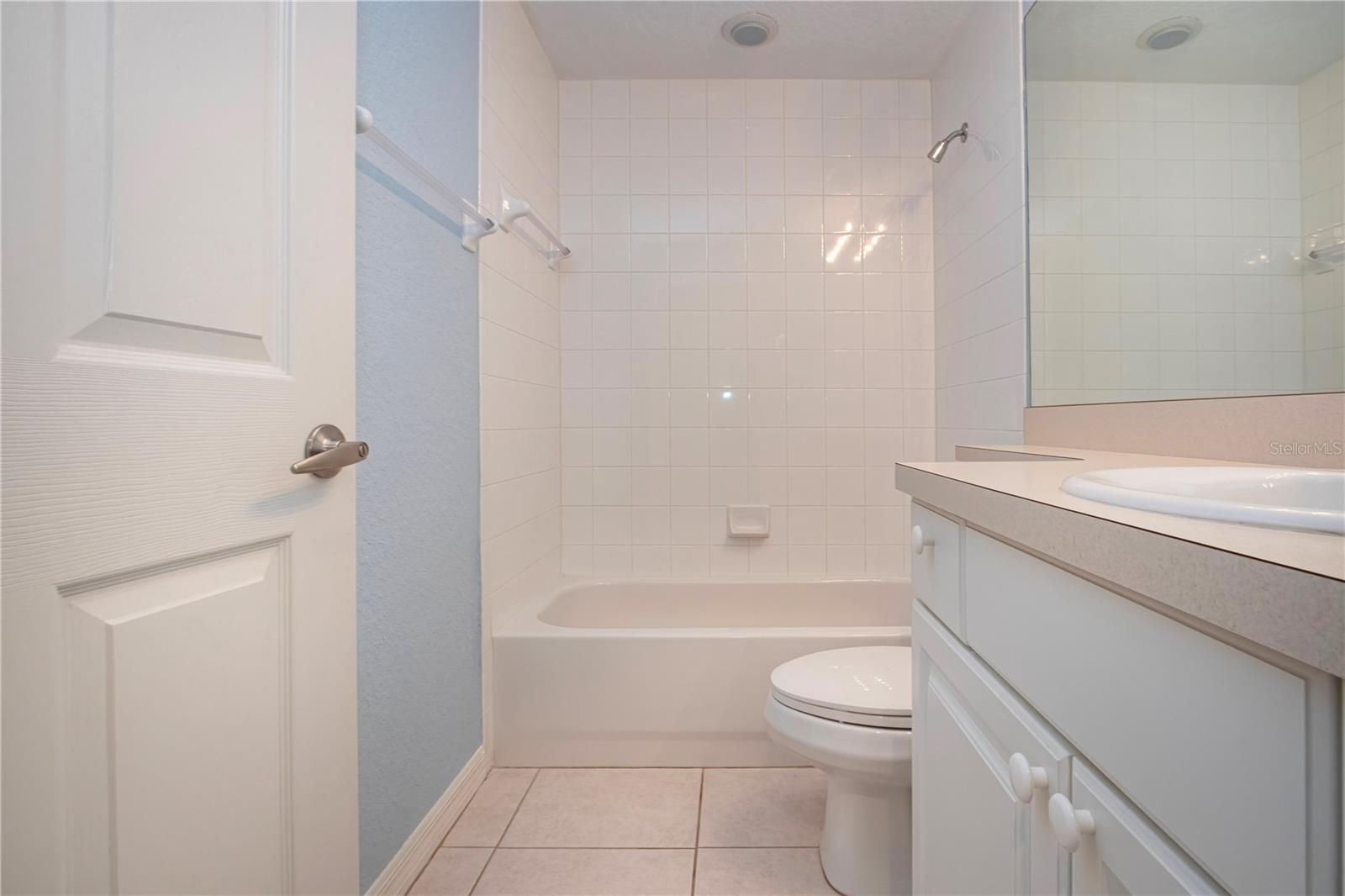 7043 STRAND CIR #102, BRADENTON, FL, 34203