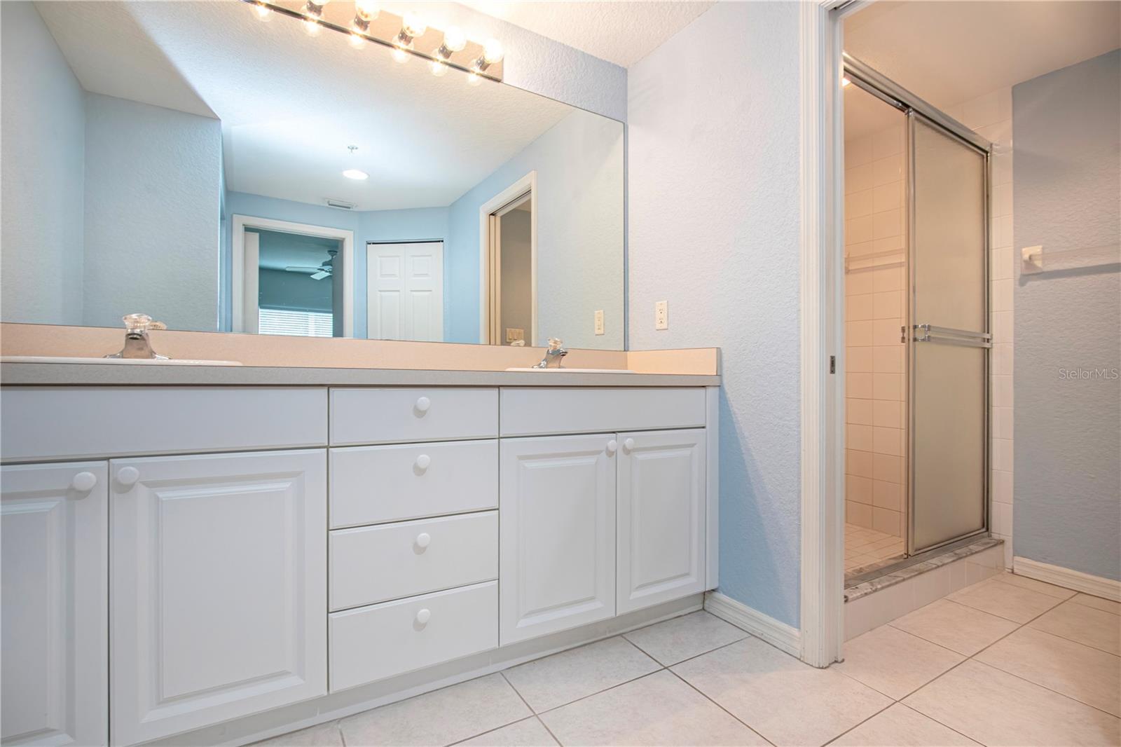 7043 STRAND CIR #102, BRADENTON, FL, 34203