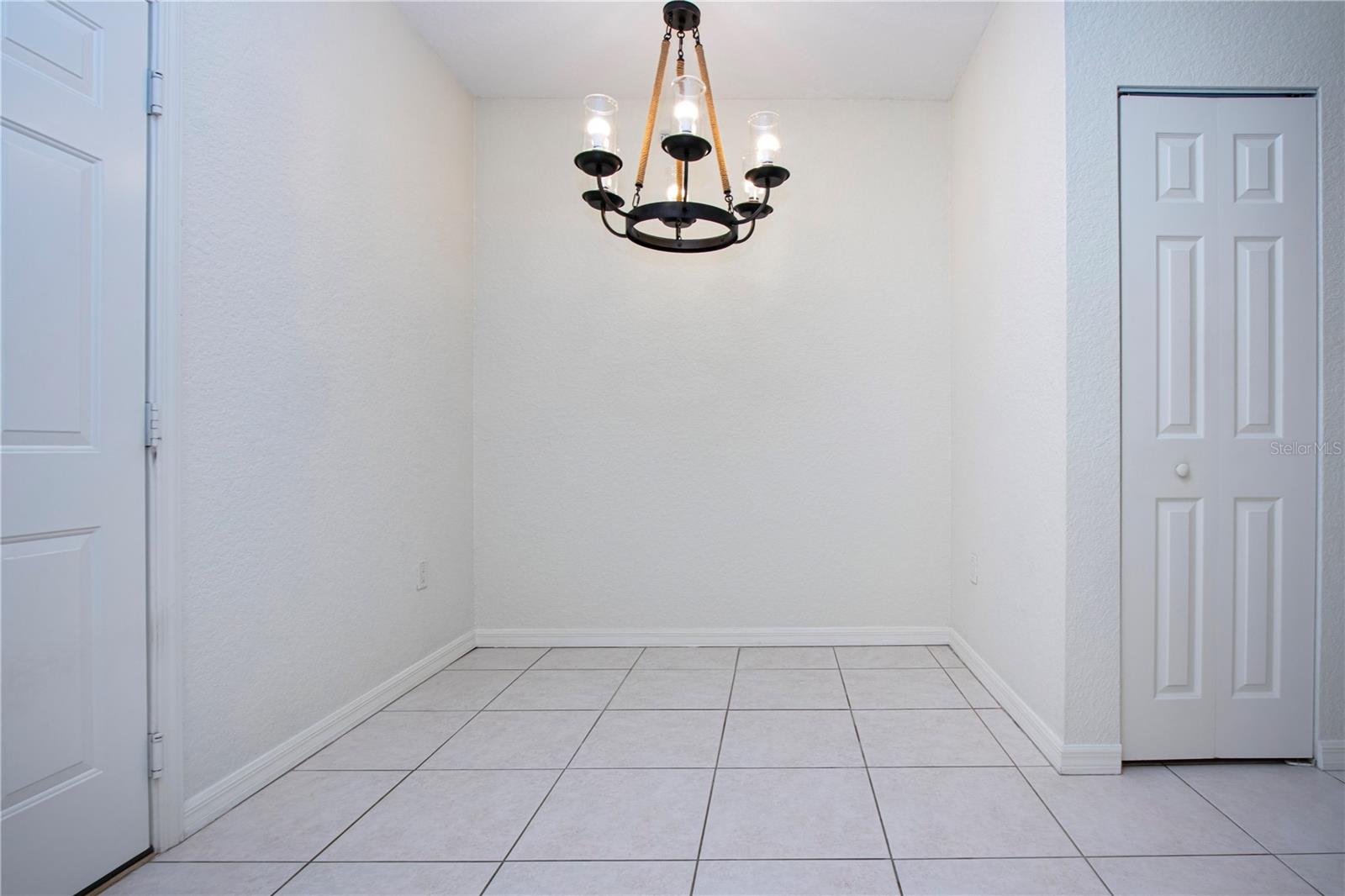 7043 STRAND CIR #102, BRADENTON, FL, 34203