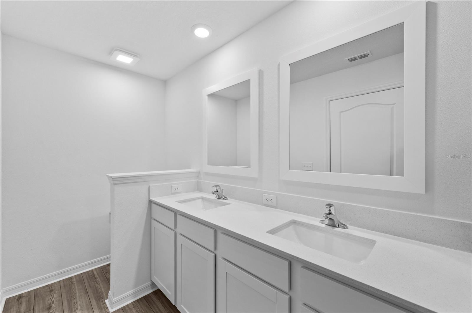 563 BAY LEAF DR, POINCIANA, FL, 34759