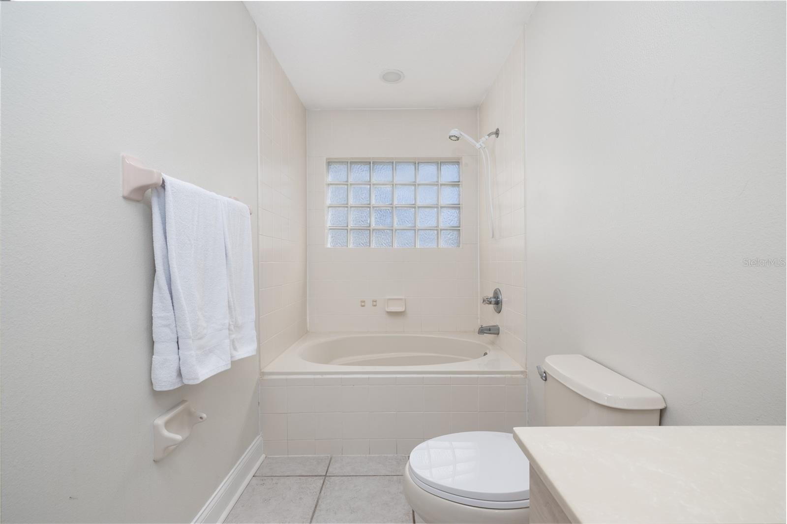3074 OCEAN SHORE BLVD, ORMOND BEACH, FL, 32176