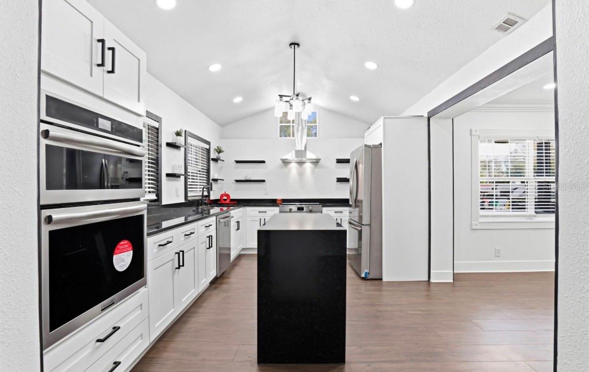 2132 W BIRD ST, TAMPA, FL, 33604