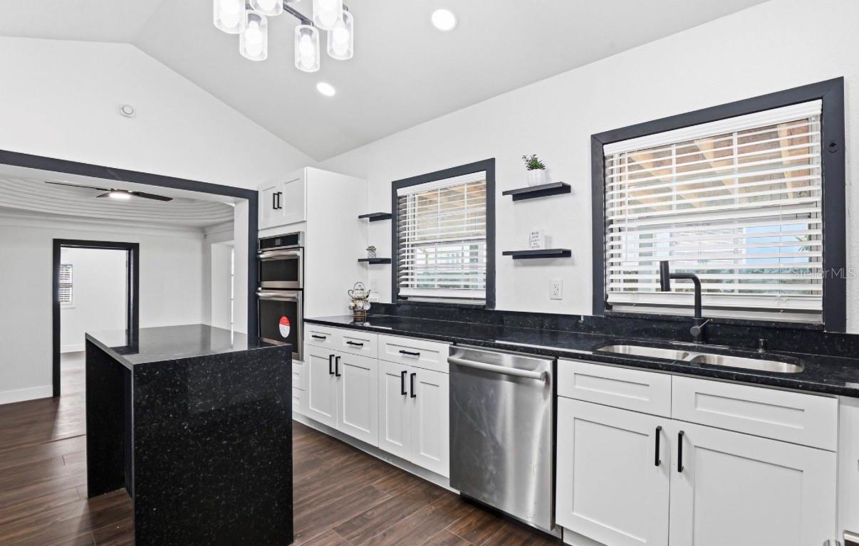 2132 W BIRD ST, TAMPA, FL, 33604