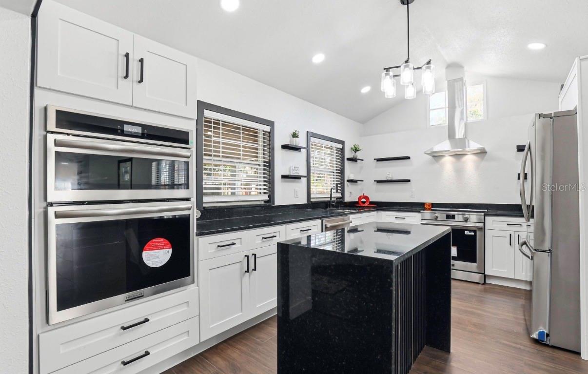 2132 W BIRD ST, TAMPA, FL, 33604