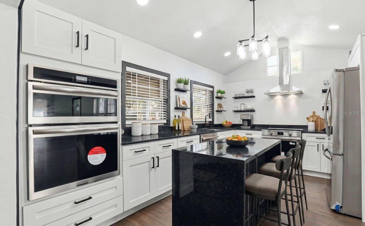 2132 W BIRD ST, TAMPA, FL, 33604