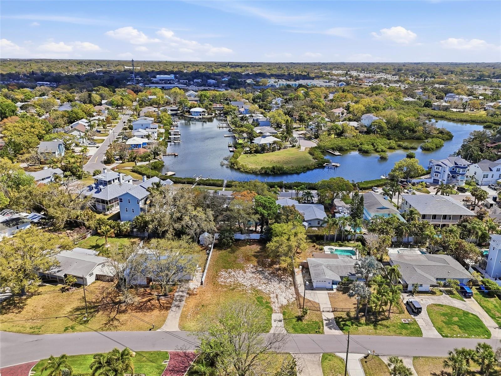 216 SHORE DR, PALM HARBOR, FL, 34683