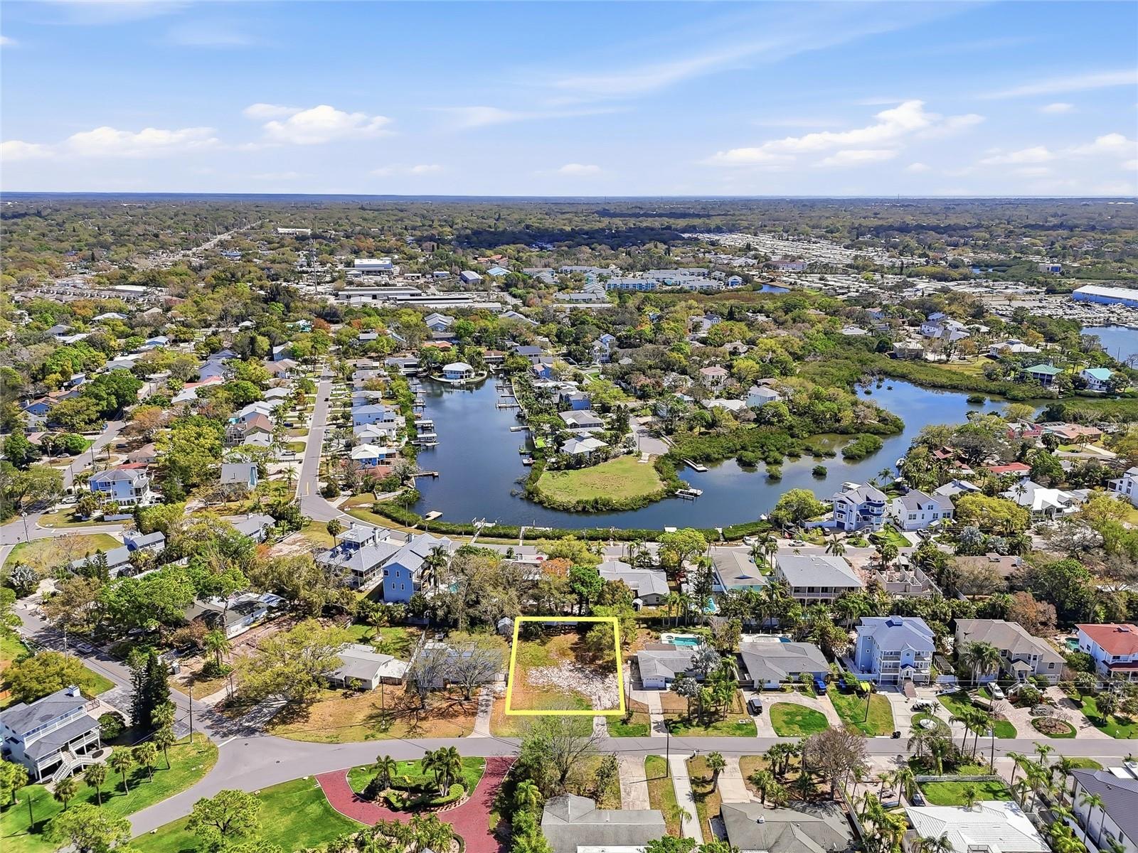 216 SHORE DR, PALM HARBOR, FL, 34683