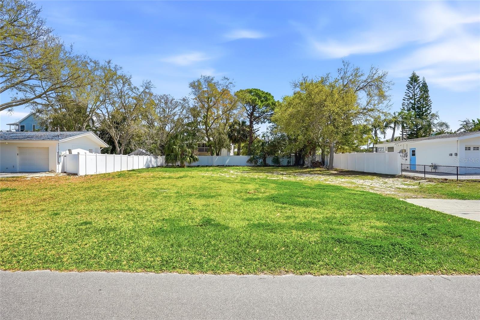 216 SHORE DR, PALM HARBOR, FL, 34683