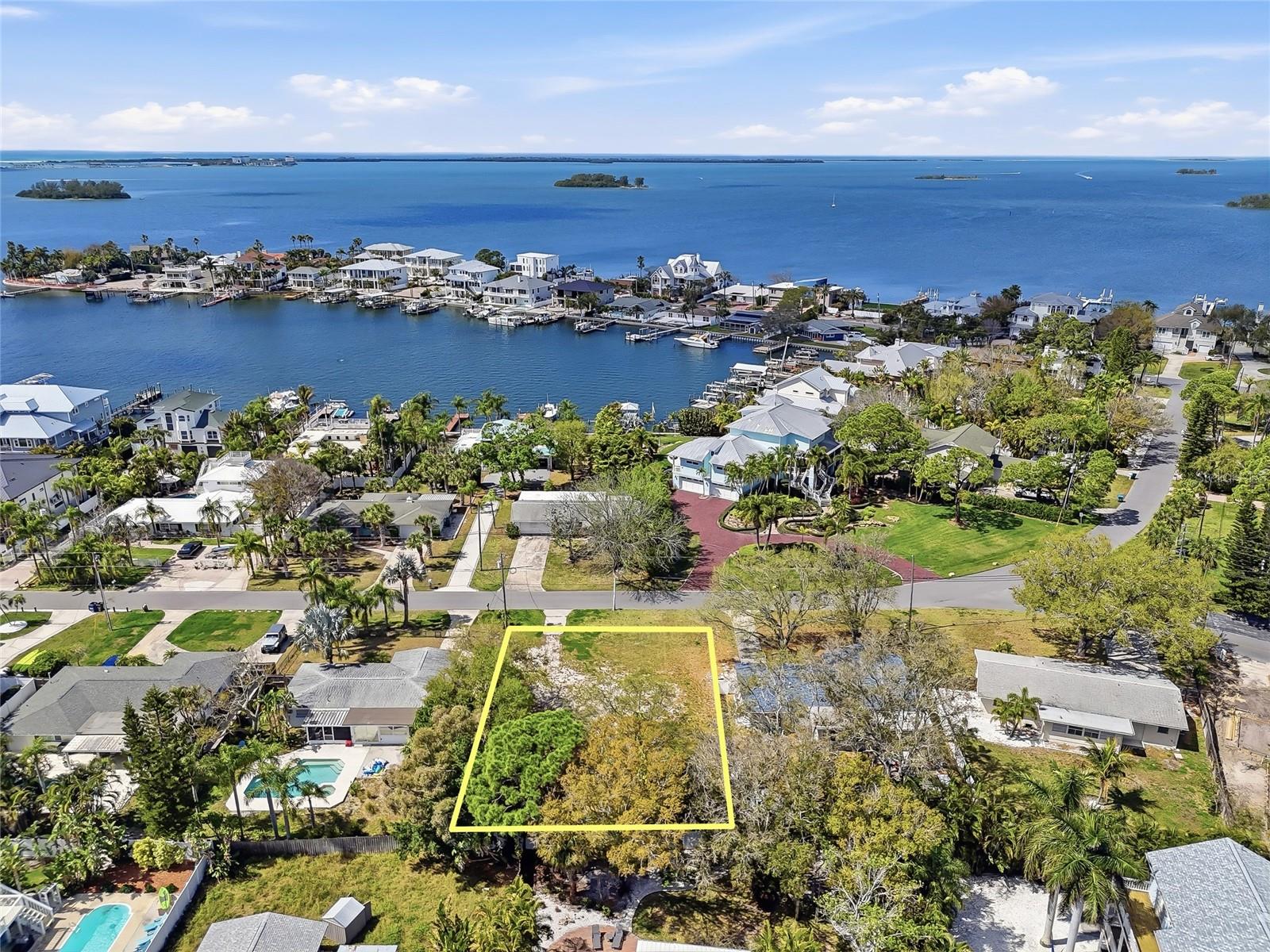 216 SHORE DR, PALM HARBOR, FL, 34683