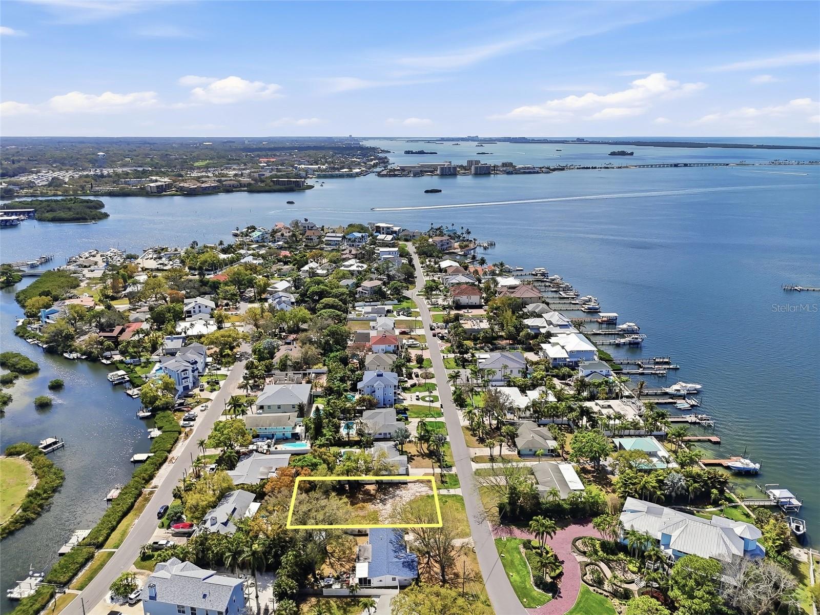 216 SHORE DR, PALM HARBOR, FL, 34683
