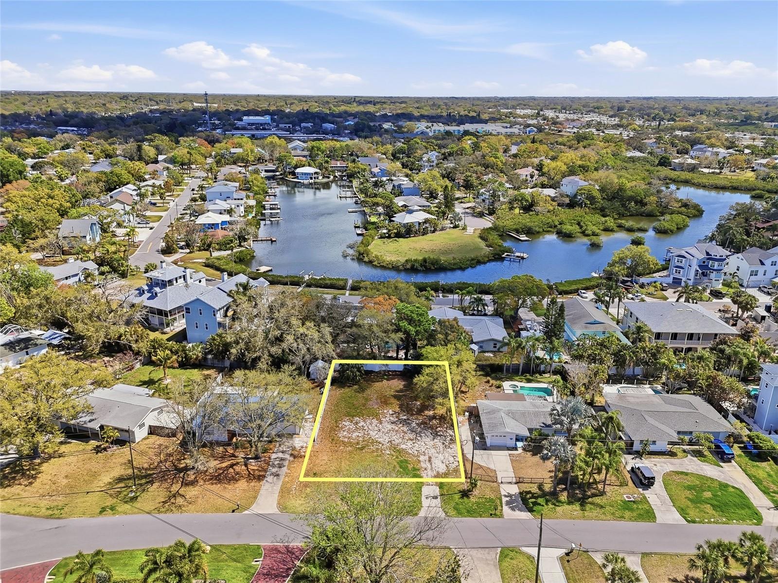 216 SHORE DR, PALM HARBOR, FL, 34683