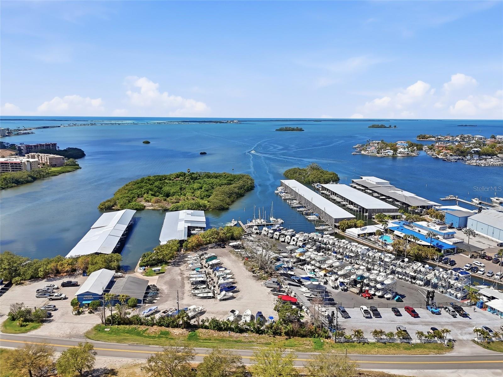 216 SHORE DR, PALM HARBOR, FL, 34683