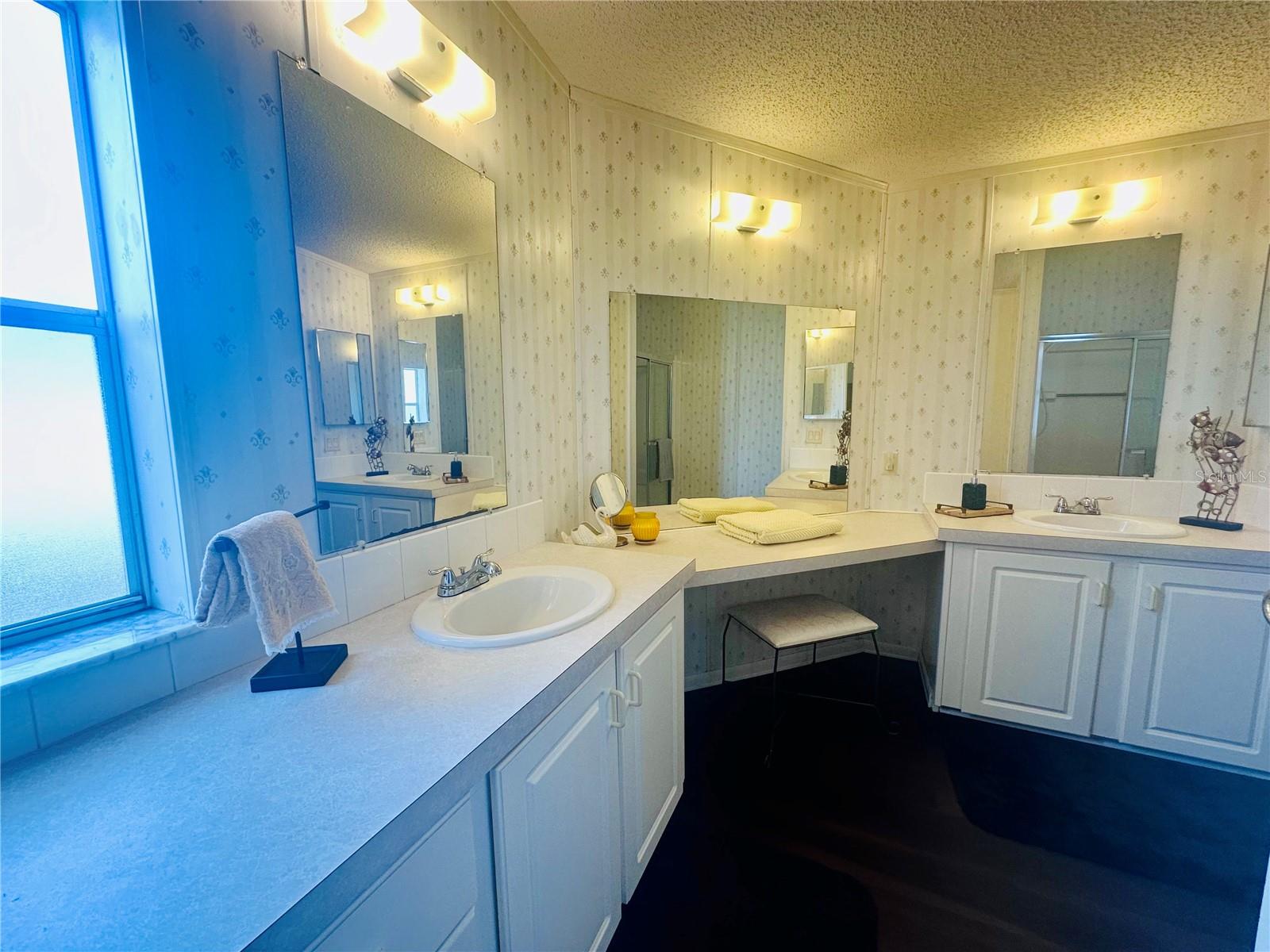 1100 BELCHER RD S #406, LARGO, FL, 33771