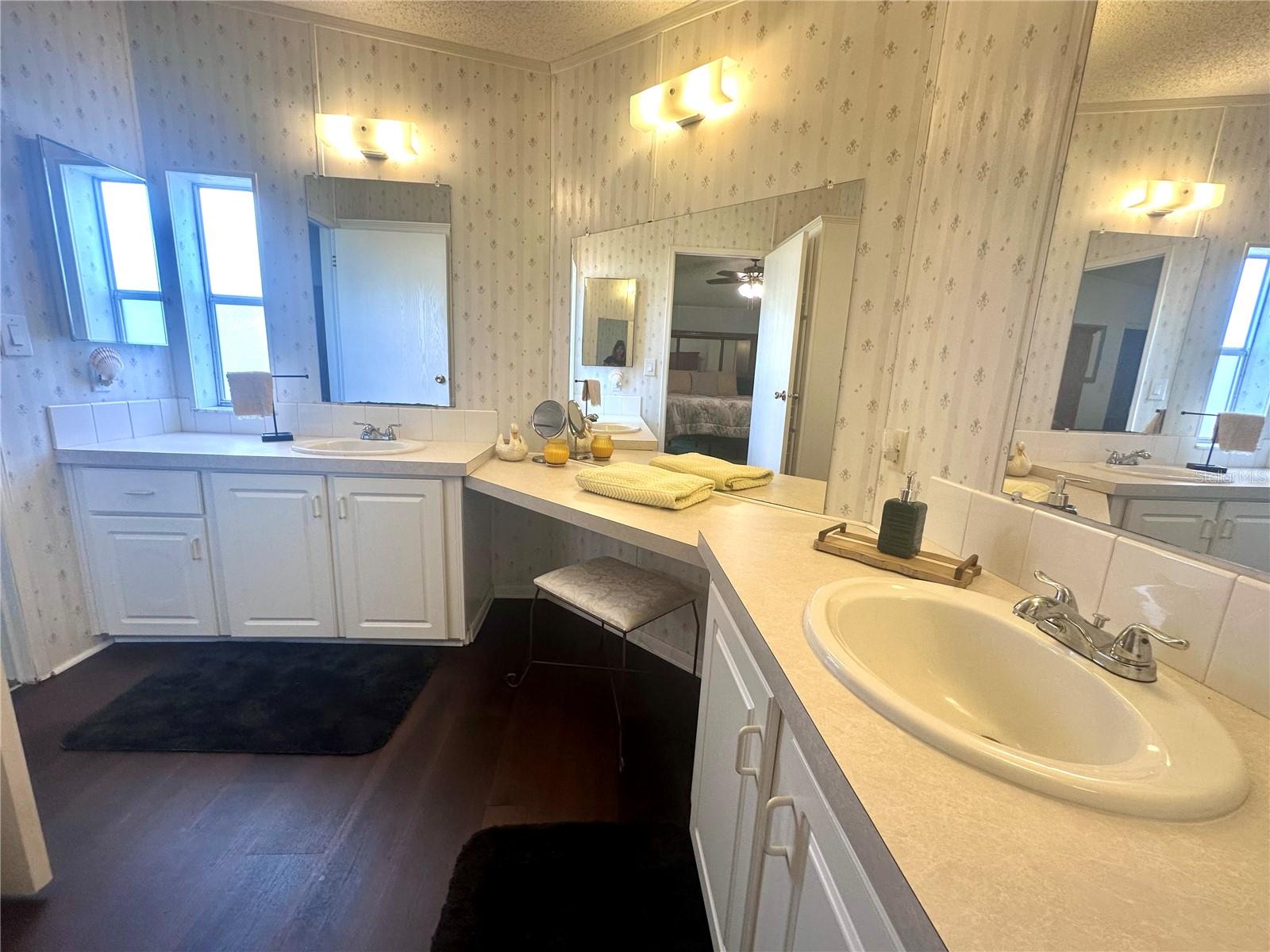 1100 BELCHER RD S #406, LARGO, FL, 33771