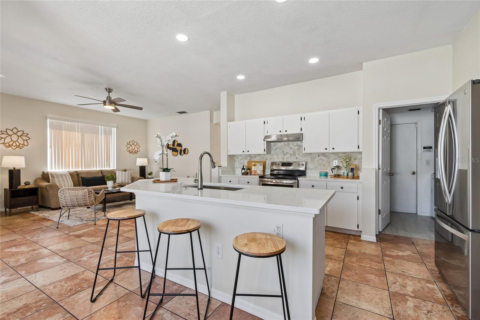 8816 CYPRESS HAMMOCK DR, TAMPA, FL, 33614
