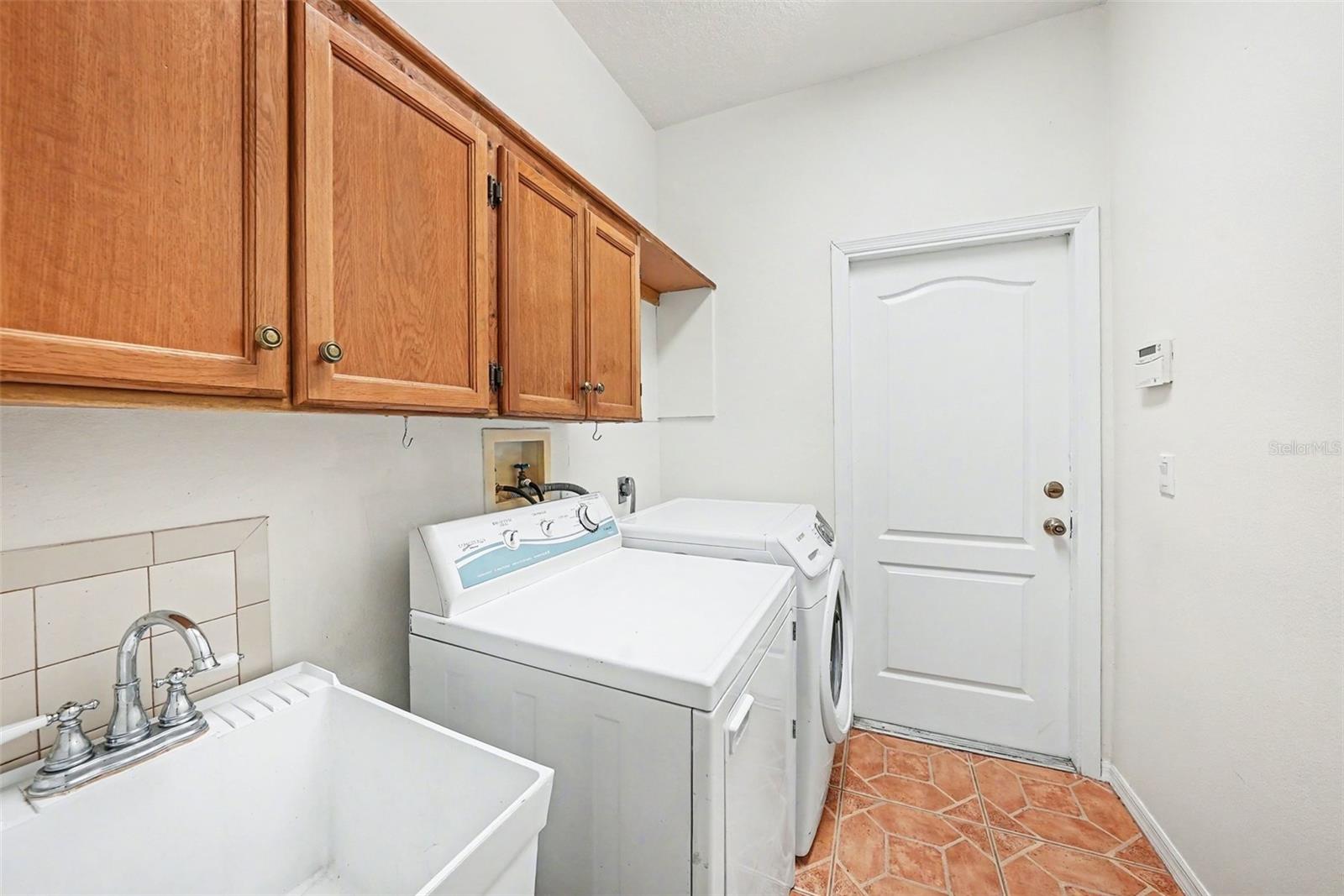 19216 RIDGELAKE DR, LUTZ, FL, 33549