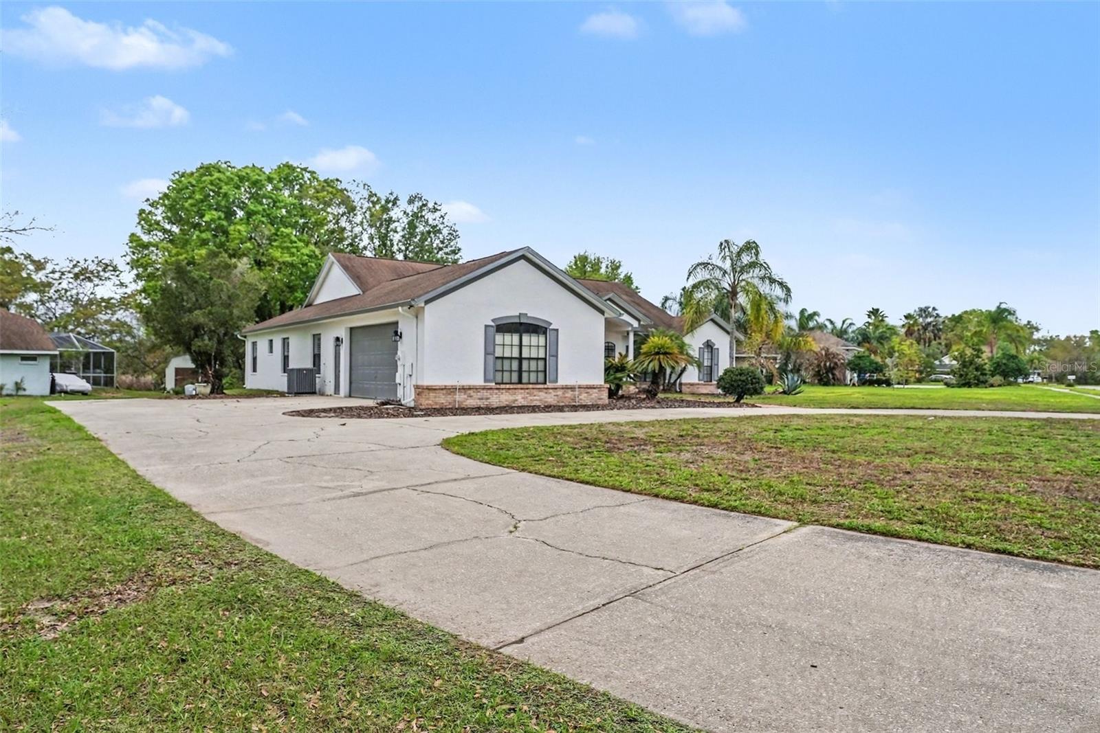 19216 RIDGELAKE DR, LUTZ, FL, 33549