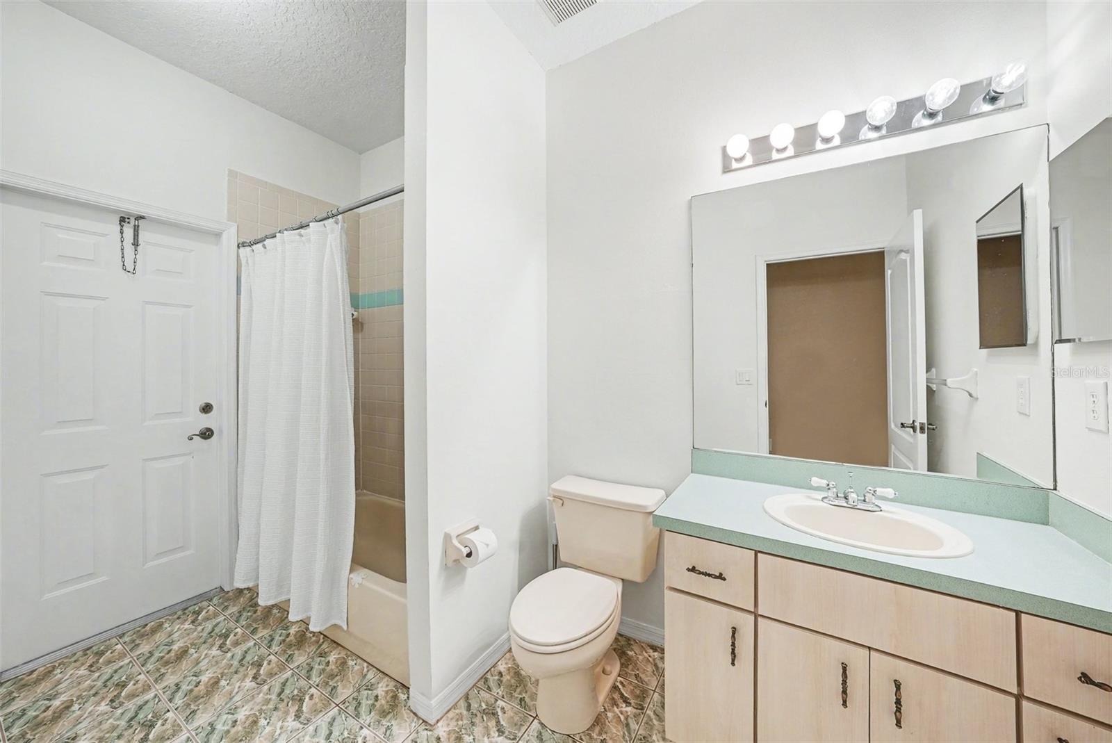19216 RIDGELAKE DR, LUTZ, FL, 33549