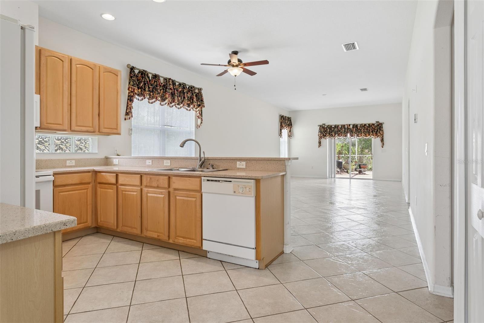 5246 BRADDOCK DR, ZEPHYRHILLS, FL, 33541