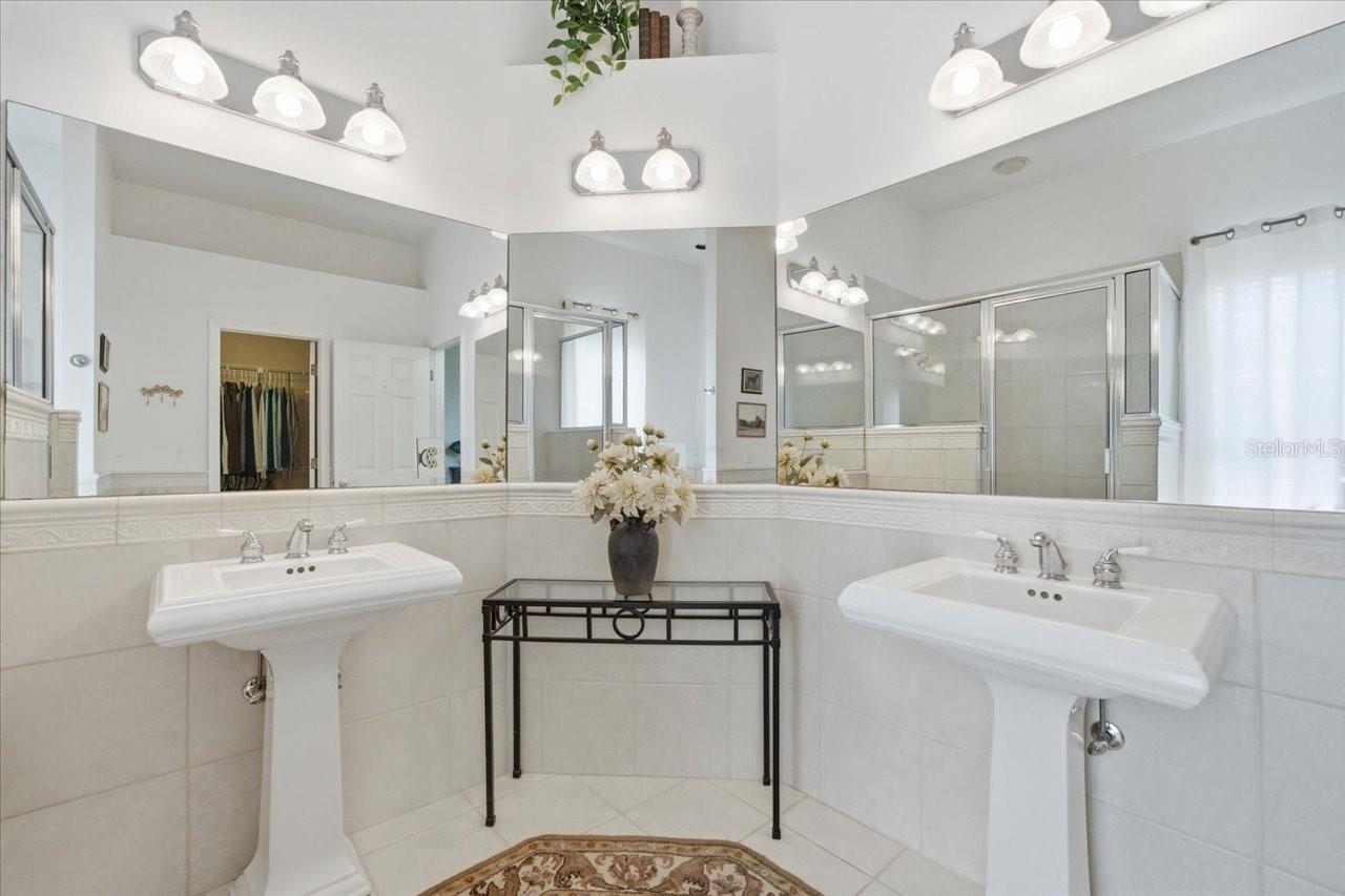 2004 RUSSELL DRIVE, TAMPA, FL, 33618