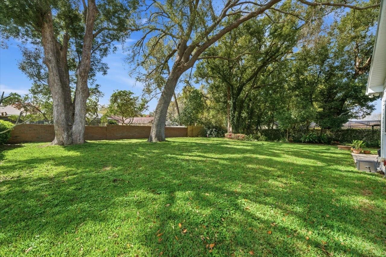 2004 RUSSELL DRIVE, TAMPA, FL, 33618