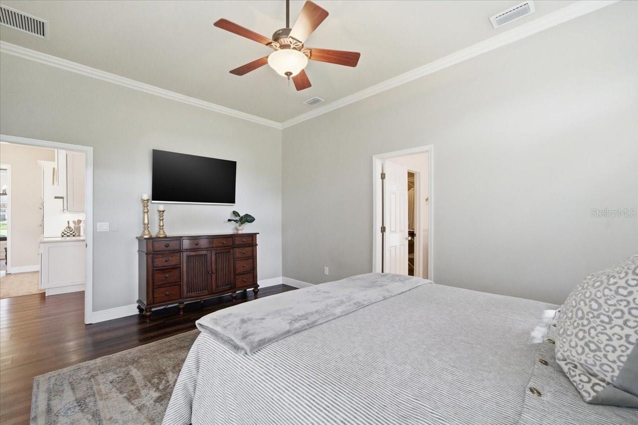 2004 RUSSELL DRIVE, TAMPA, FL, 33618