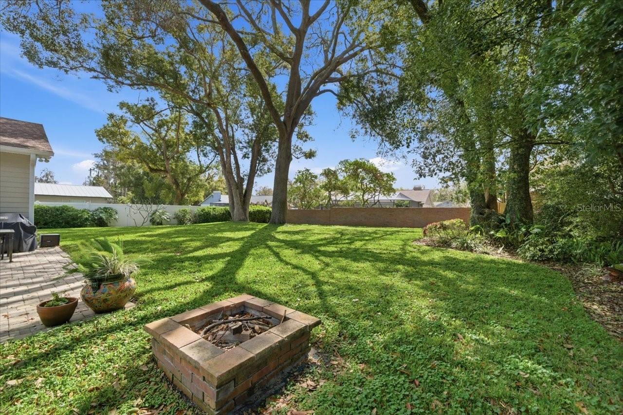 2004 RUSSELL DRIVE, TAMPA, FL, 33618