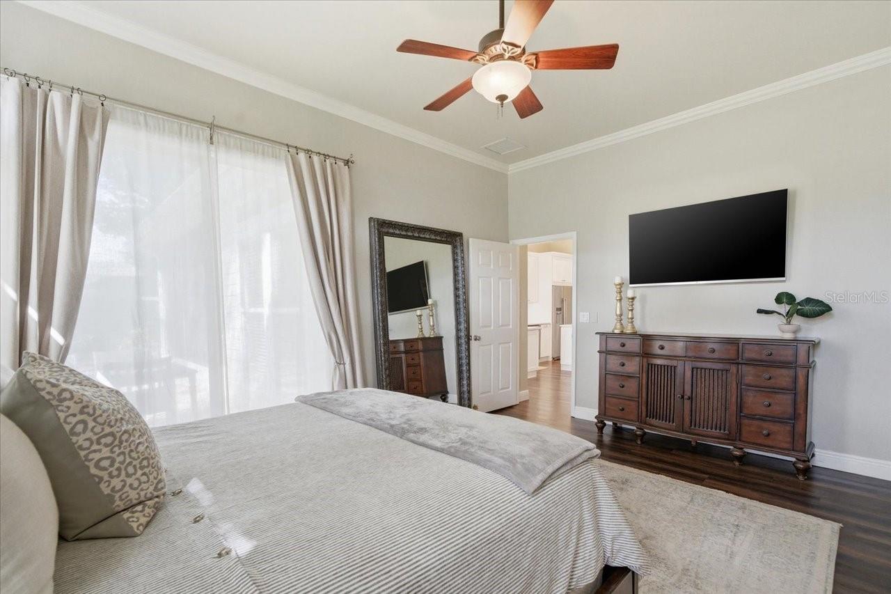 2004 RUSSELL DRIVE, TAMPA, FL, 33618