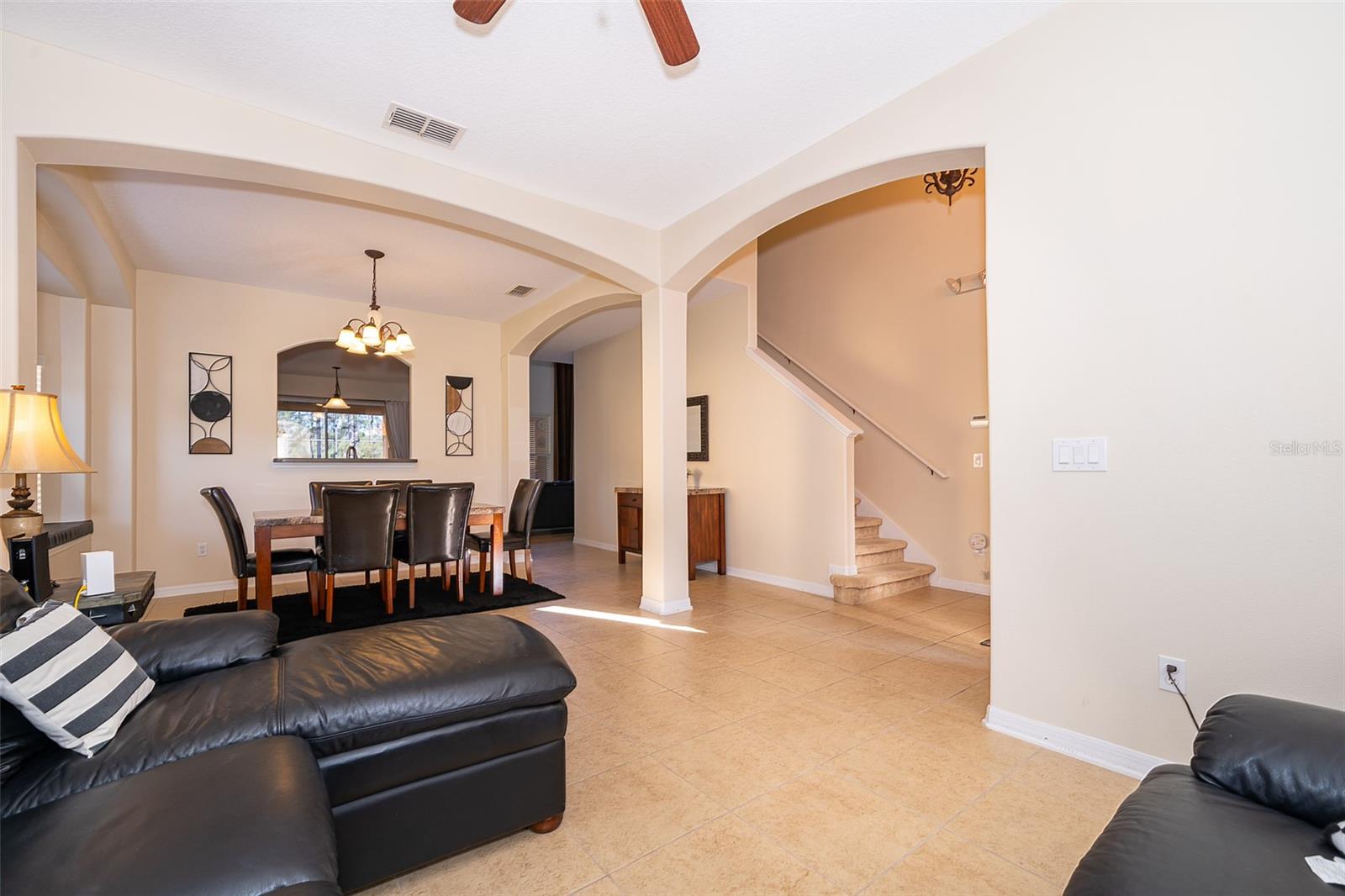 906 ORANGE COSMOS BLVD, DAVENPORT, FL, 33837
