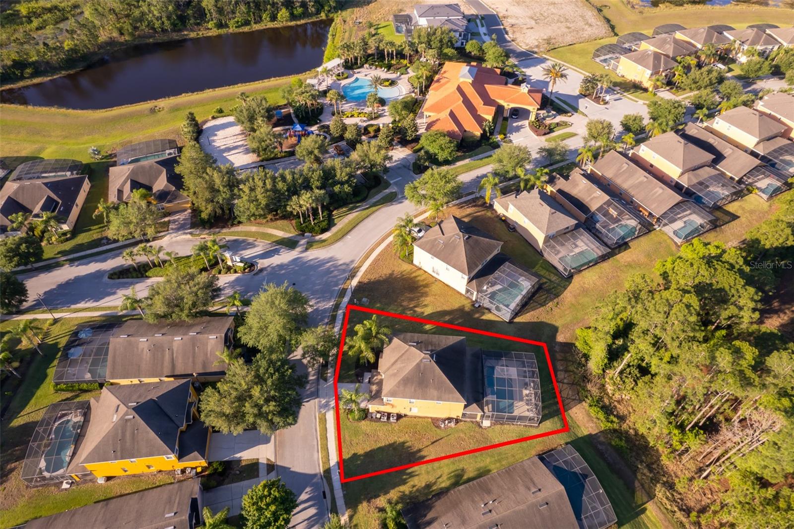 906 ORANGE COSMOS BLVD, DAVENPORT, FL, 33837