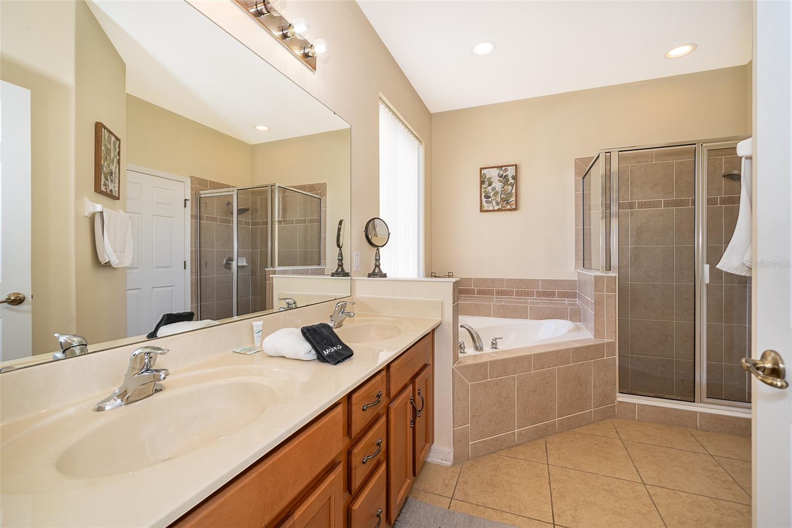 906 ORANGE COSMOS BLVD, DAVENPORT, FL, 33837