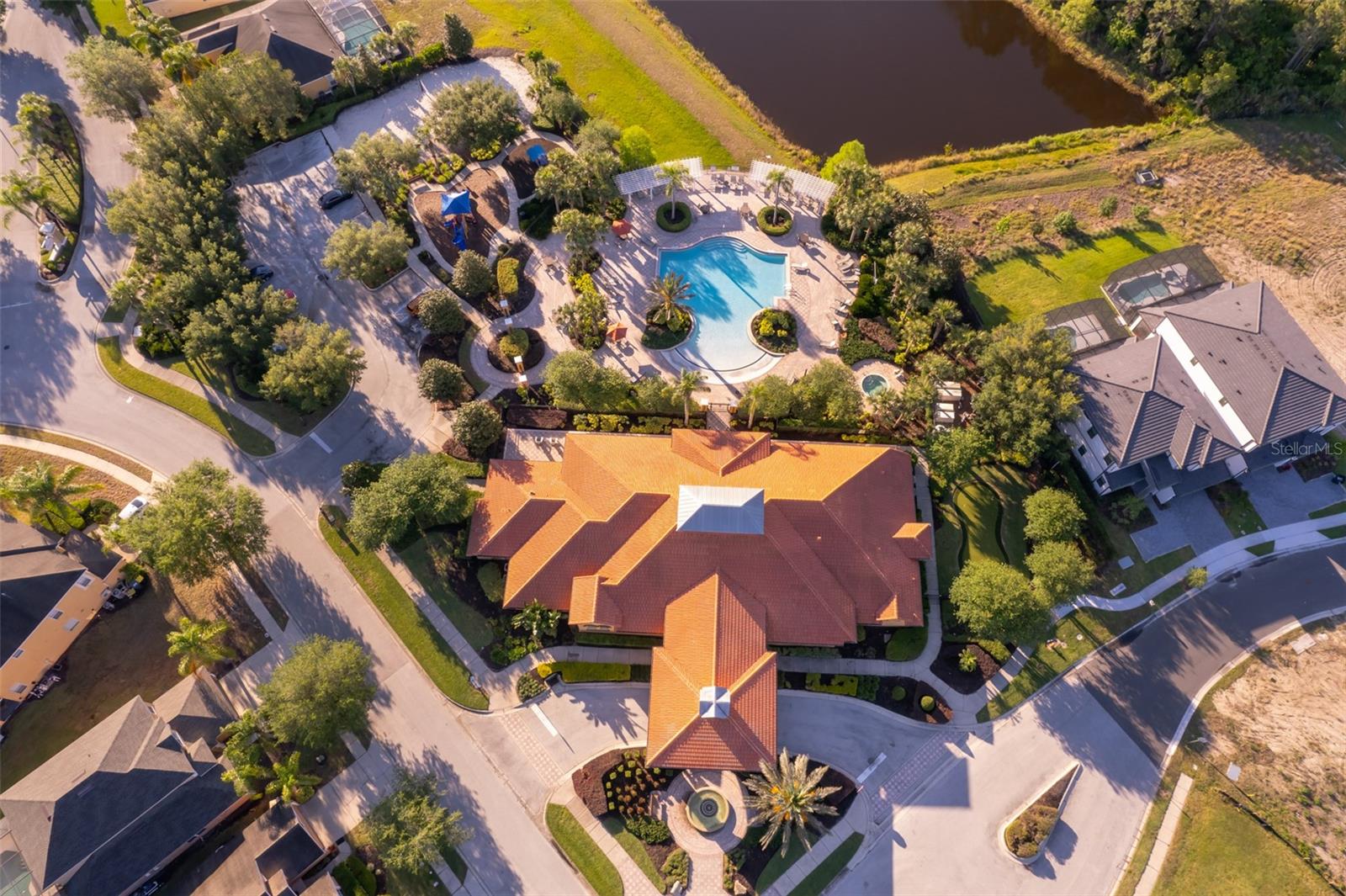 906 ORANGE COSMOS BLVD, DAVENPORT, FL, 33837