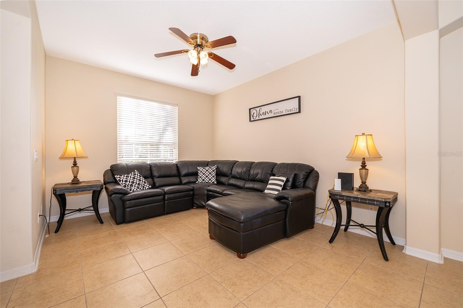 906 ORANGE COSMOS BLVD, DAVENPORT, FL, 33837