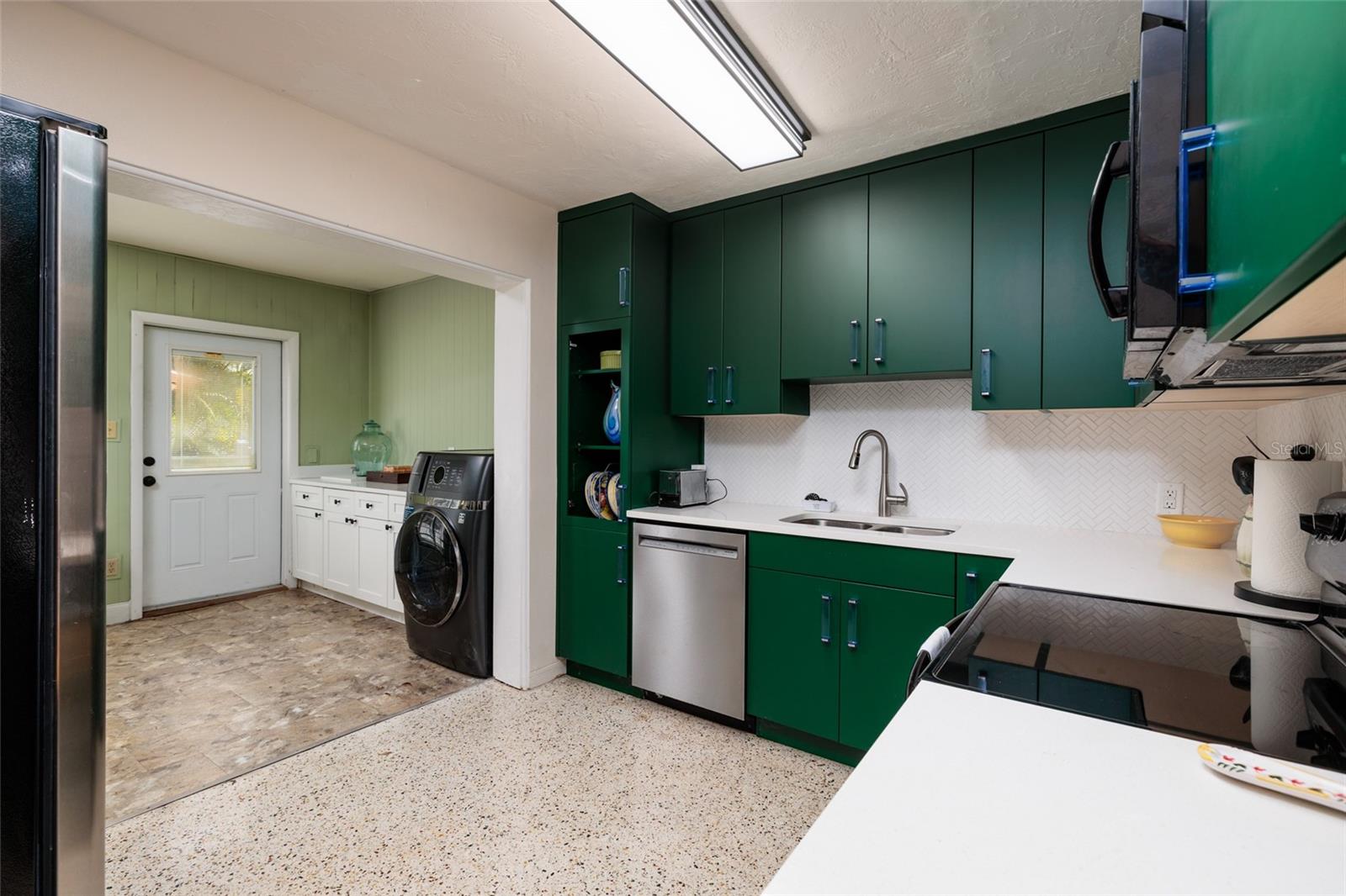 4143 56TH ST N #903, KENNETH CITY, FL, 33709