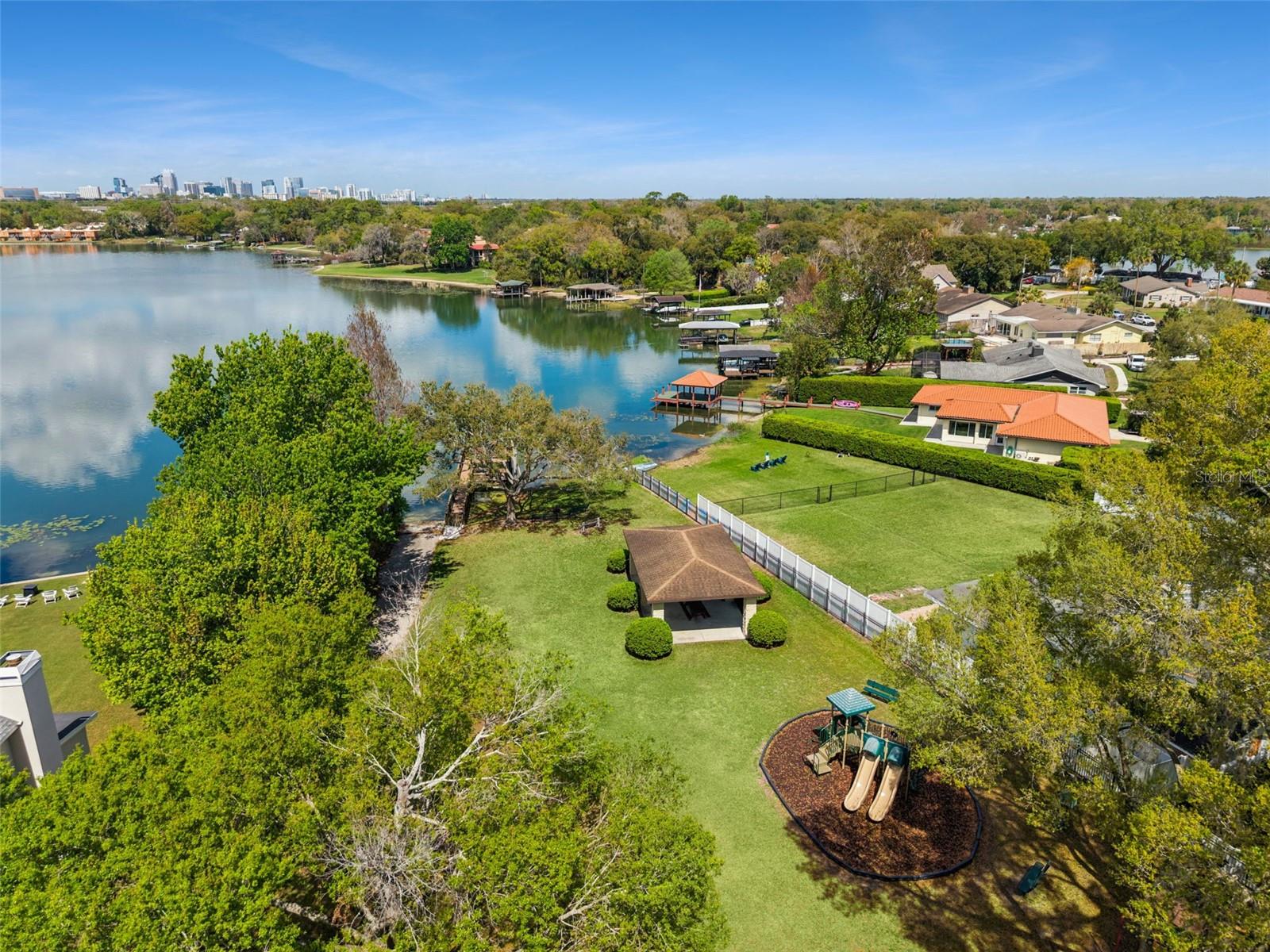 3010 CARMIA DR, ORLANDO, FL, 32806