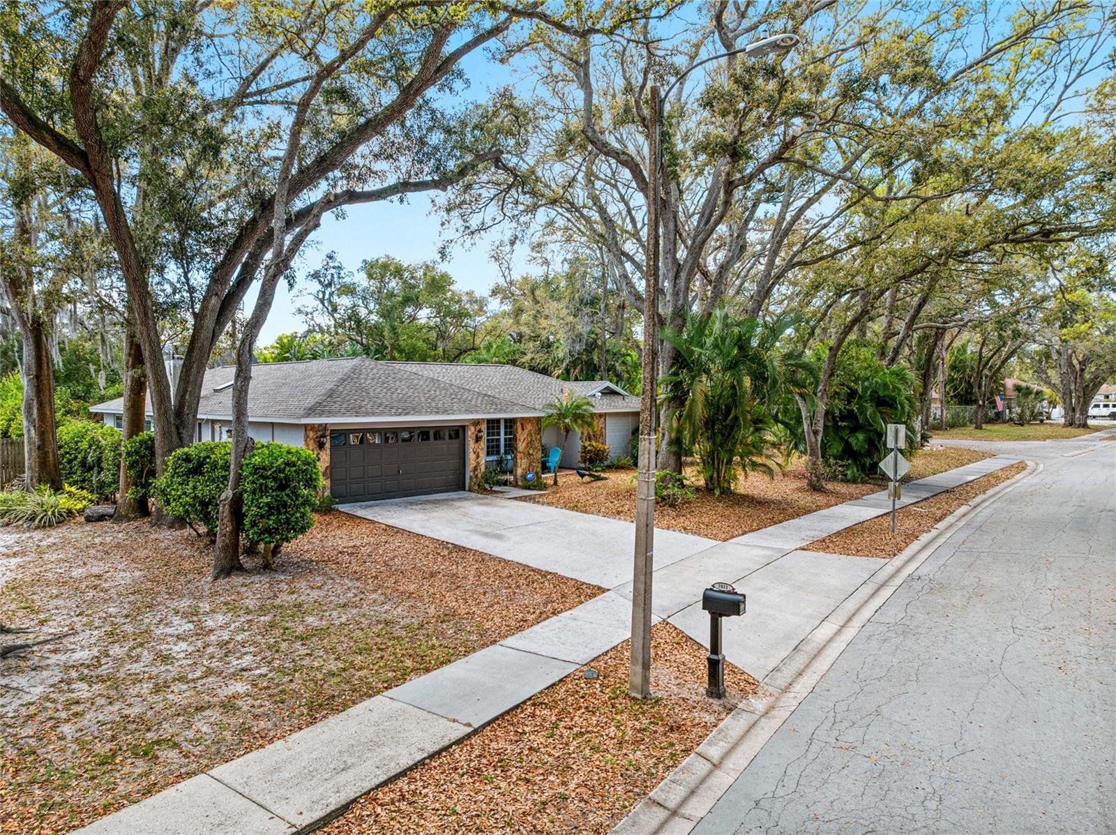 1811 LA GRANDE DR, DUNEDIN, FL, 34698