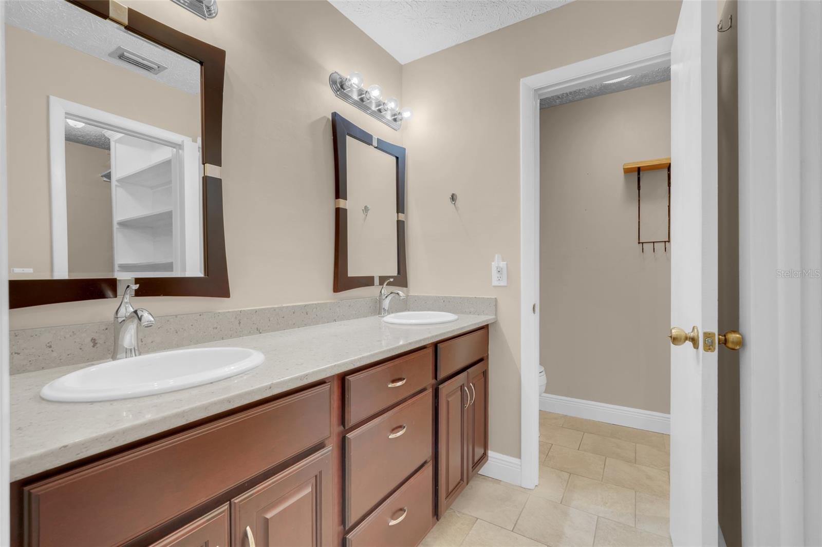 4224 LAKE UNDERHILL RD #8B8, ORLANDO, FL, 32803