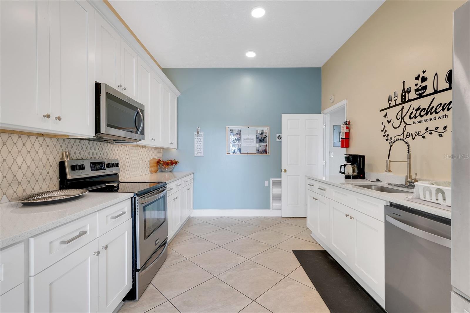 4224 LAKE UNDERHILL RD #8B8, ORLANDO, FL, 32803