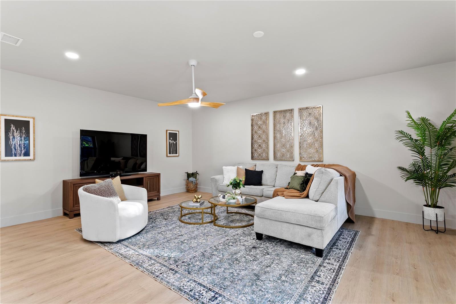 4504 W LAMB (A) AVE, TAMPA, FL, 33629