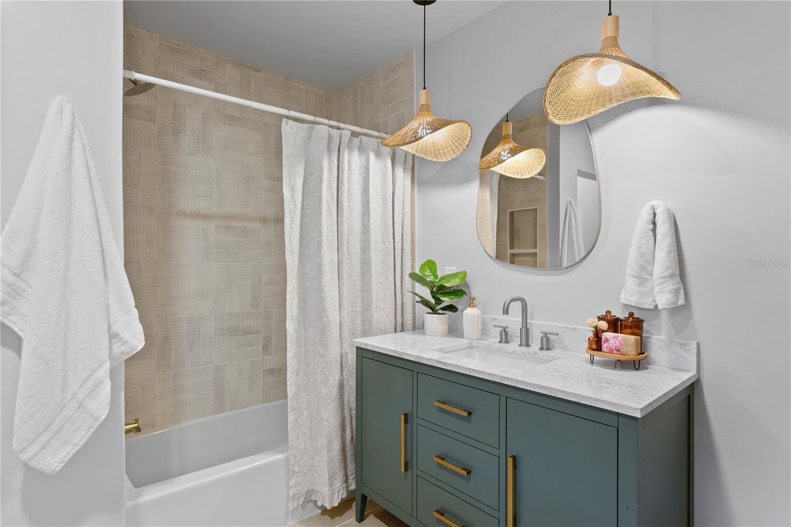 4504 W LAMB (A) AVE, TAMPA, FL, 33629