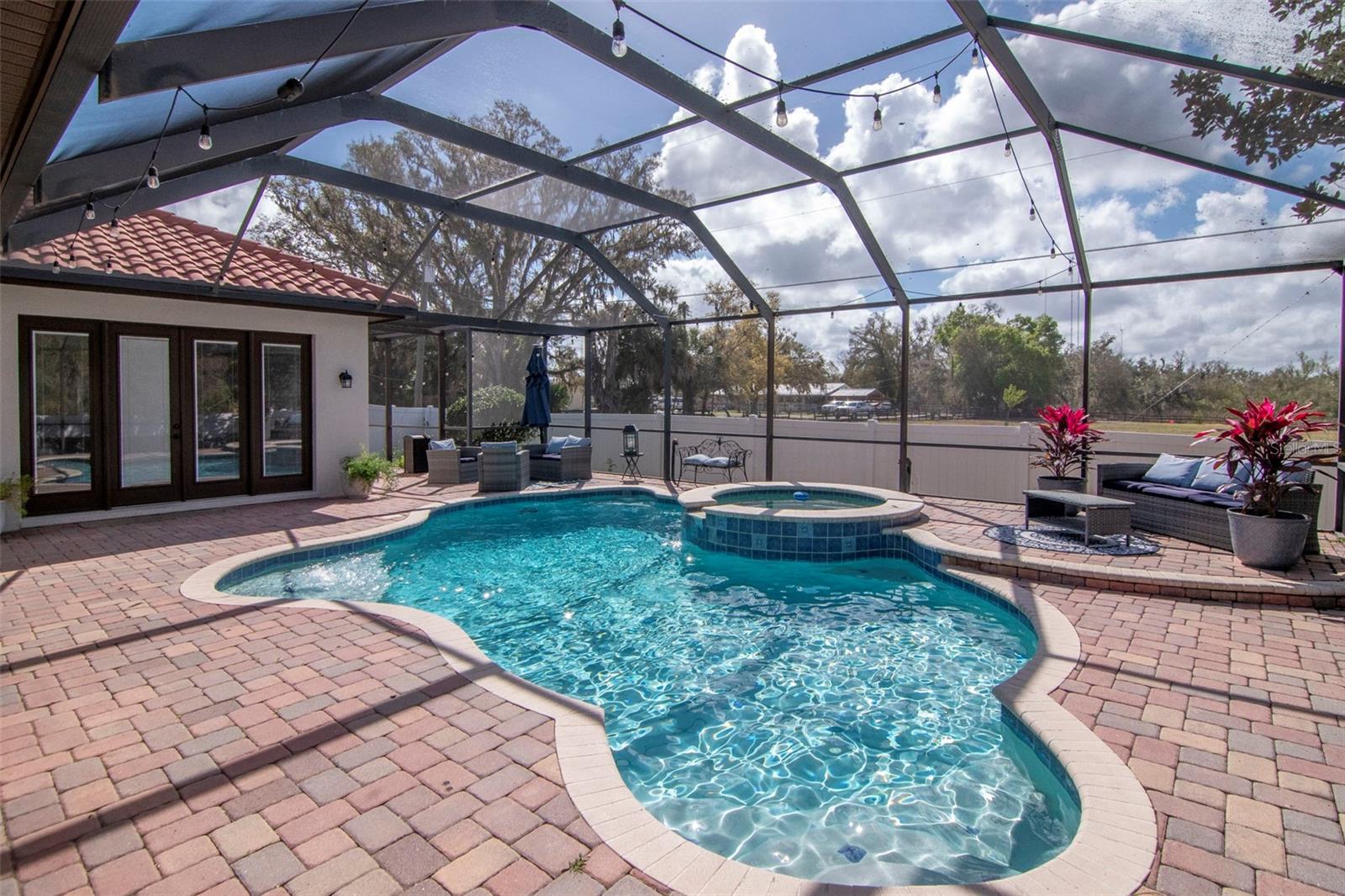 1022 EMERALD CREEK DR, VALRICO, FL, 33596