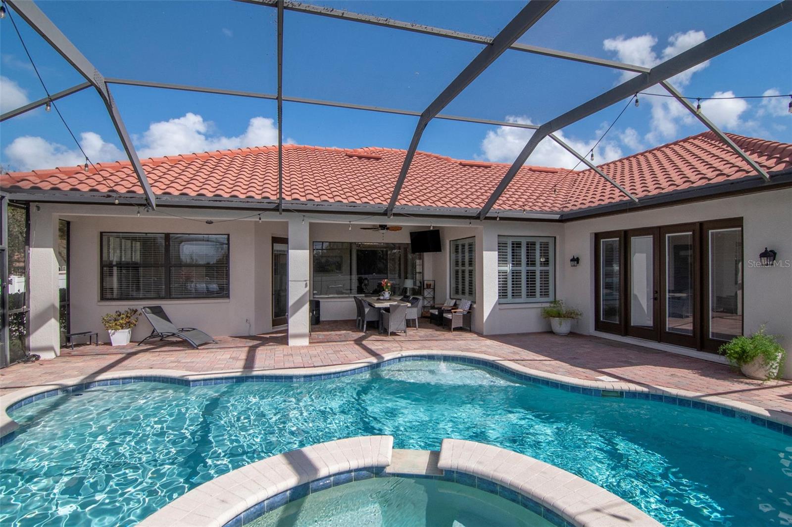 1022 EMERALD CREEK DR, VALRICO, FL, 33596