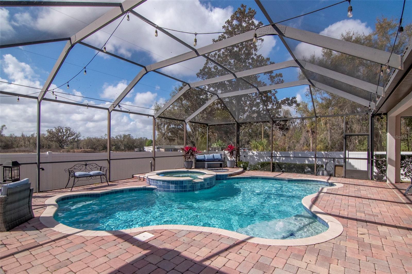 1022 EMERALD CREEK DR, VALRICO, FL, 33596