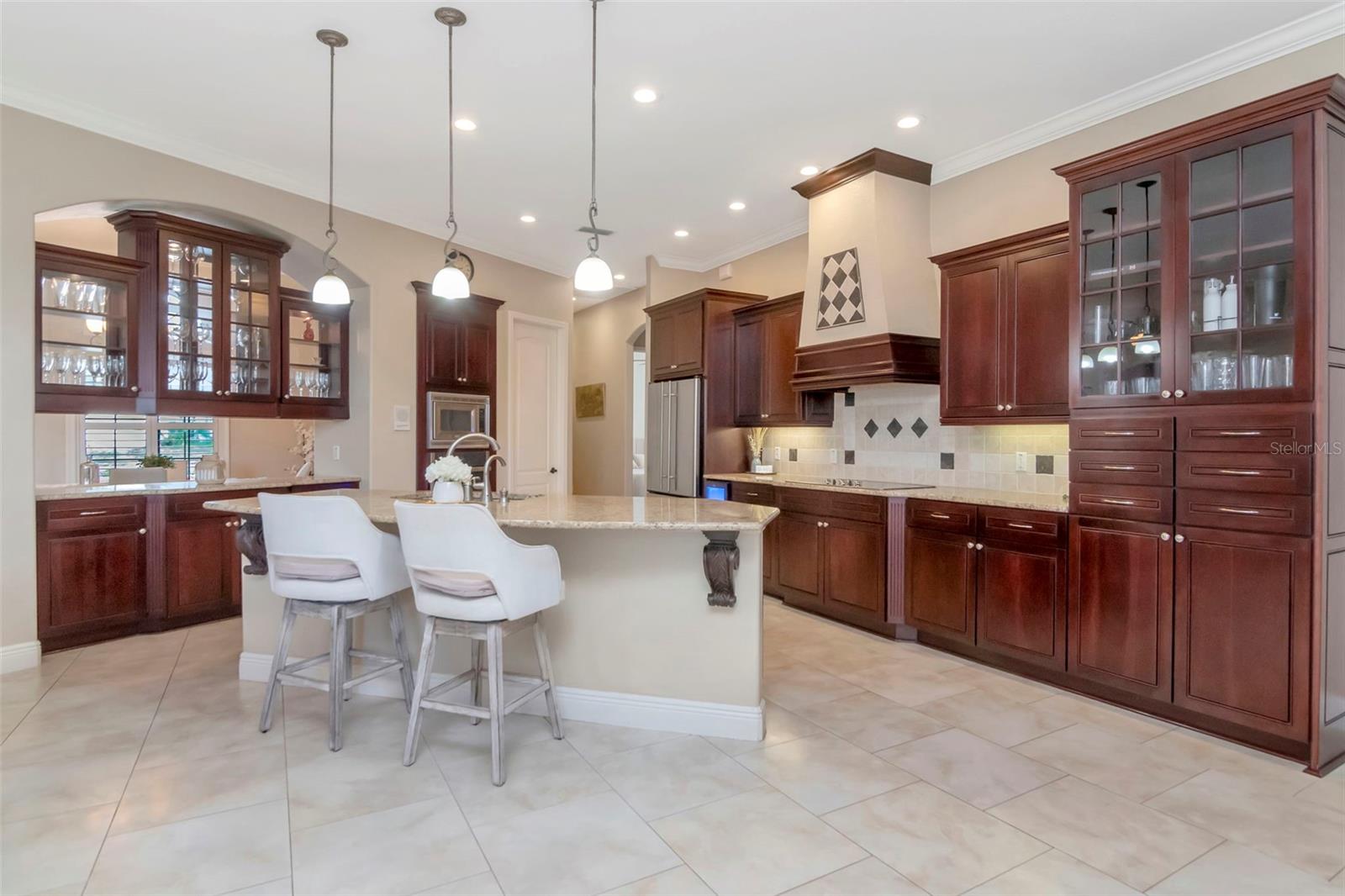 1022 EMERALD CREEK DR, VALRICO, FL, 33596