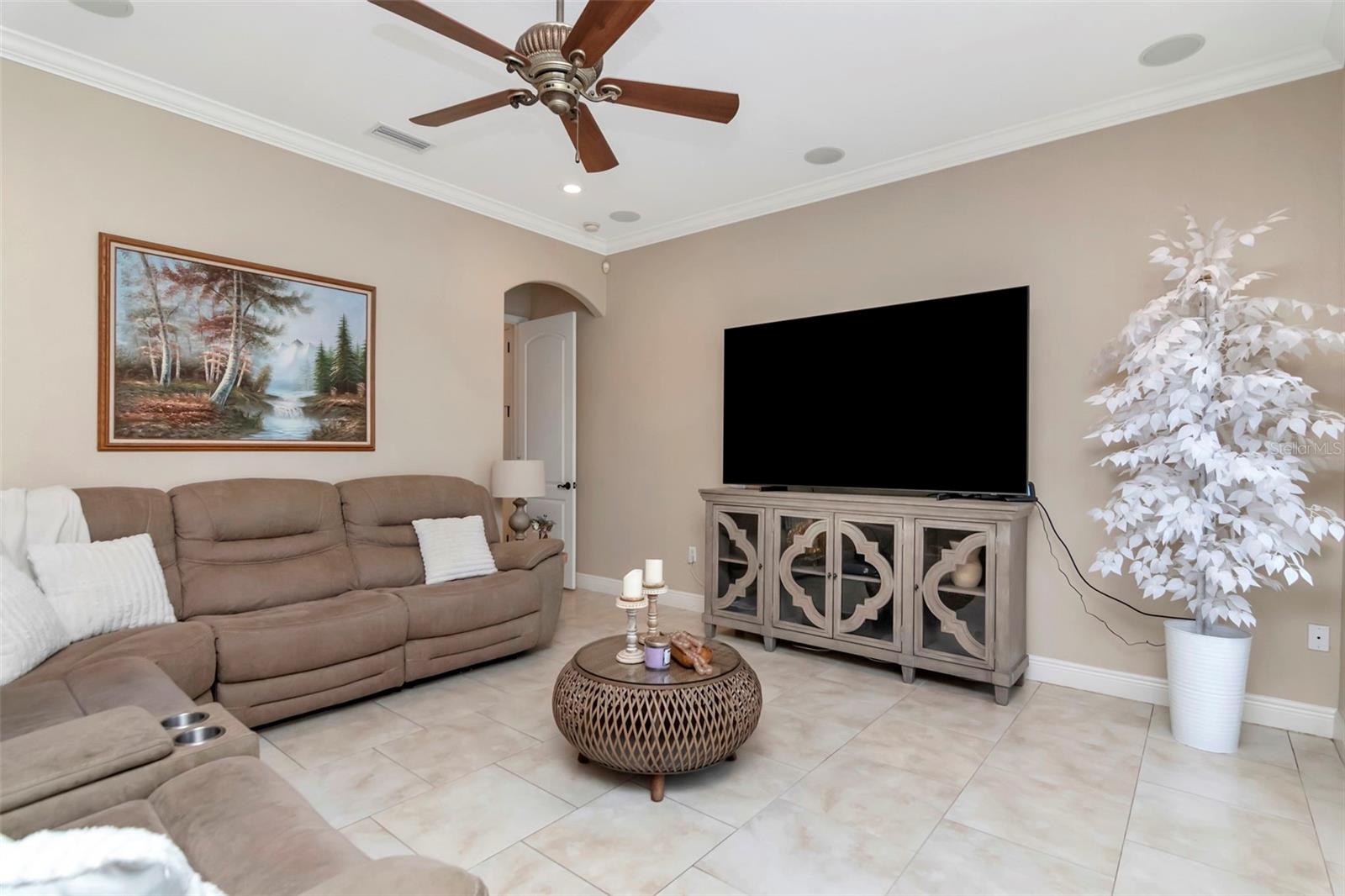 1022 EMERALD CREEK DR, VALRICO, FL, 33596