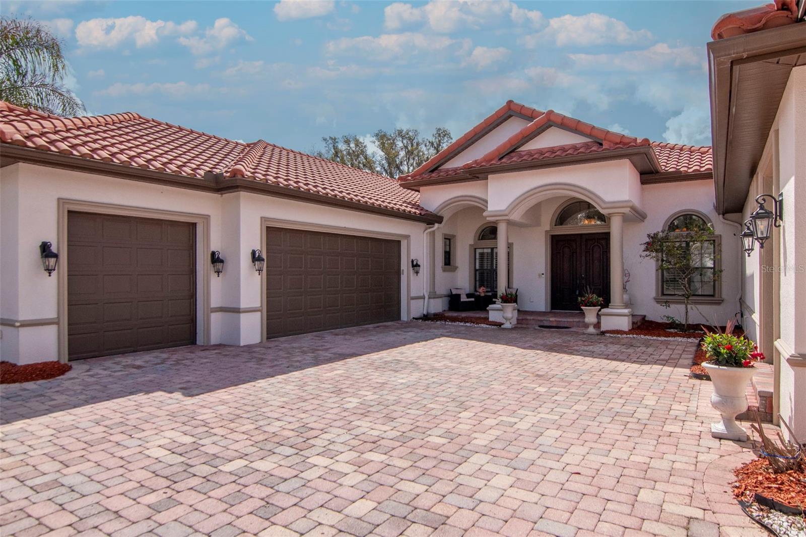 1022 EMERALD CREEK DR, VALRICO, FL, 33596