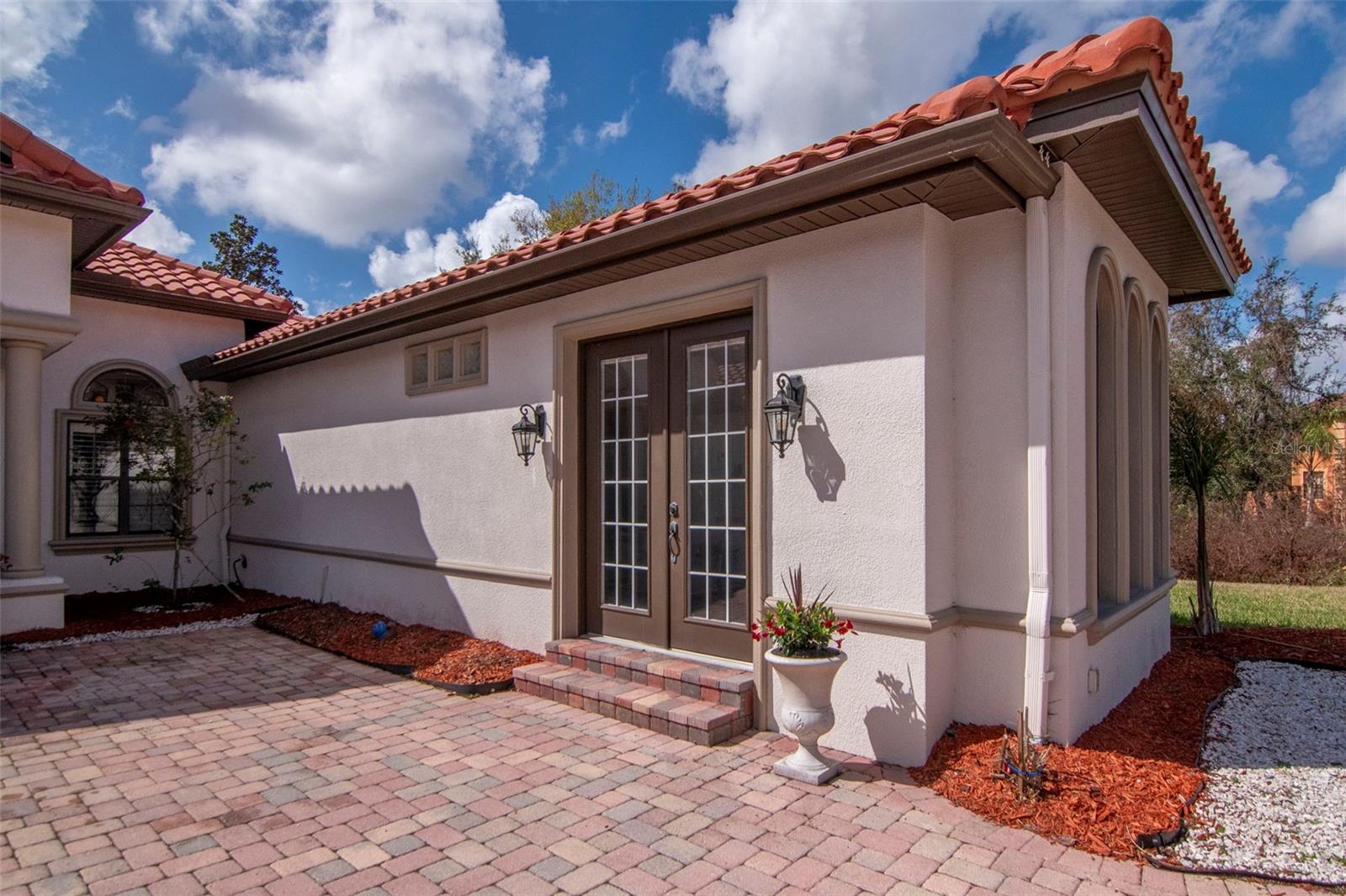 1022 EMERALD CREEK DR, VALRICO, FL, 33596