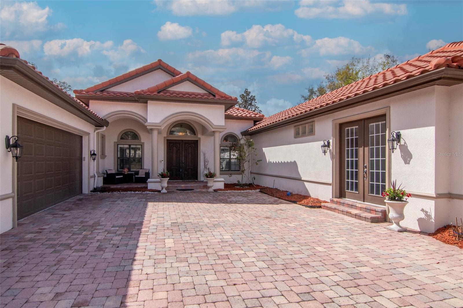 1022 EMERALD CREEK DR, VALRICO, FL, 33596