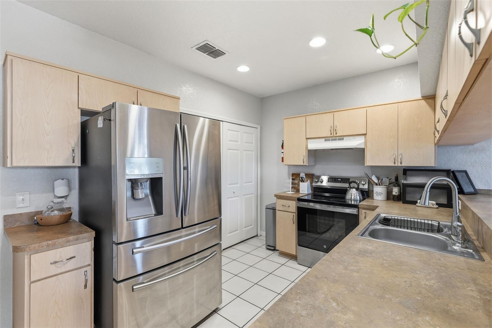 5940 & 5934 MEADOWLANE ST, NEW PORT RICHEY, FL, 34652